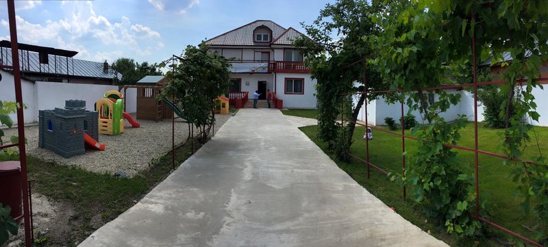 Centrul Piticot - Cresa, gradinita, before & after school Tunari