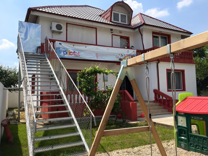 Centrul Piticot - Cresa, gradinita, before & after school Tunari